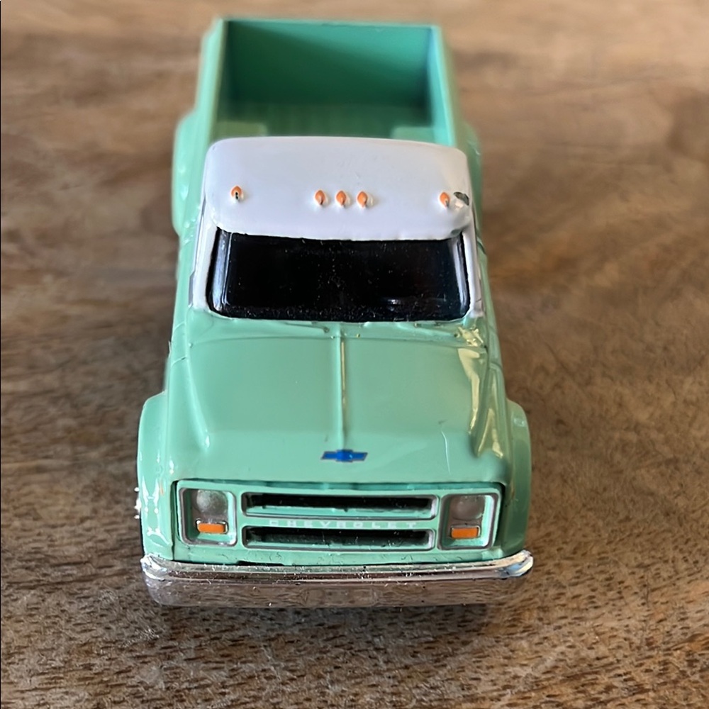 Coca Cola 1970 Chevrolet Mint Green Toy Truck Classic - Picture 5 of 6